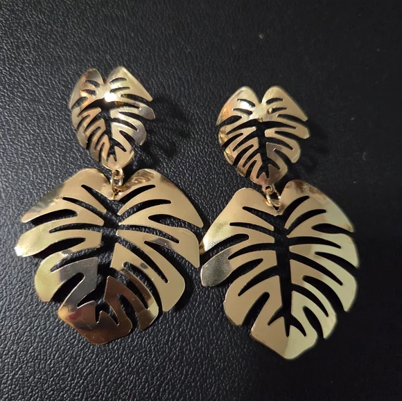 🎯5 for $10 Earrings Gold Leaf Dangle Fashion Earrings - Picture 1 of 4